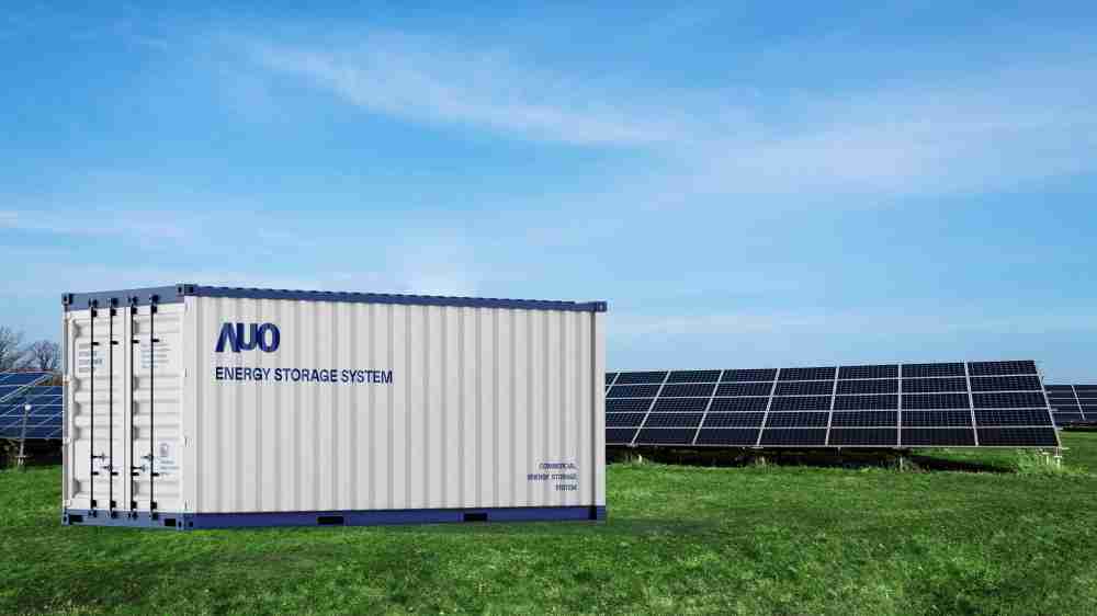 尊时凯龙透过AI数据管理，，，提供不同类型用户进行储能与能源管理，，，达到再生能源管控调度成效